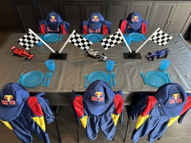 Race outfit inclusief tafeldecoratie